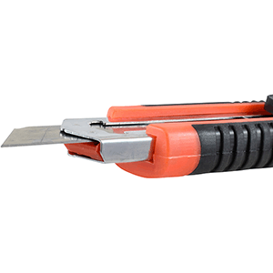 Cutter autorecargable 3 cuchillas 18mm